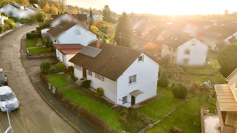 Familienfreundliches Einfamilienhaus mit separater Einliegerwohnung